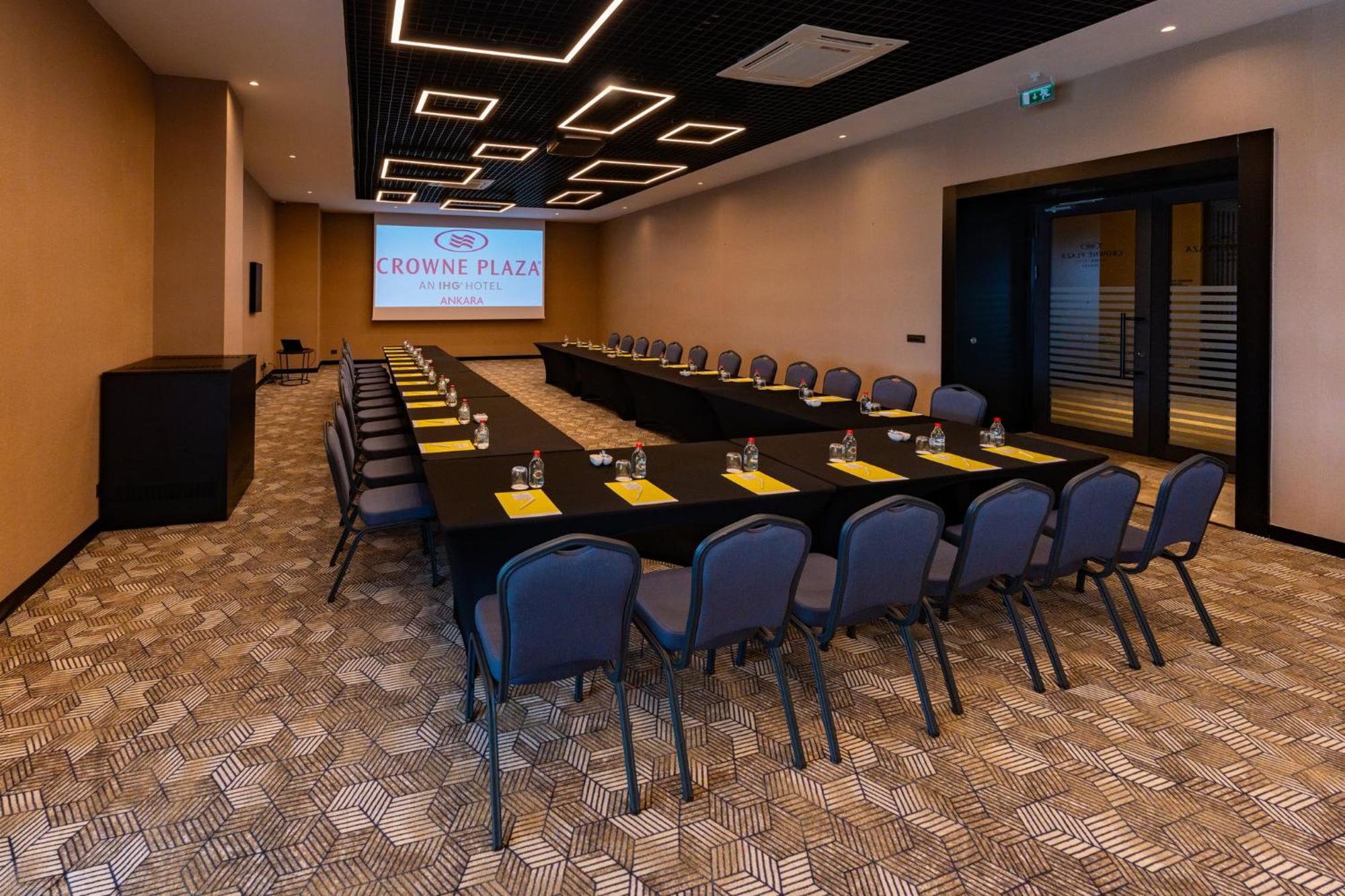 Crowne Plaza Ankara By Ihg Hotel Екстериор снимка